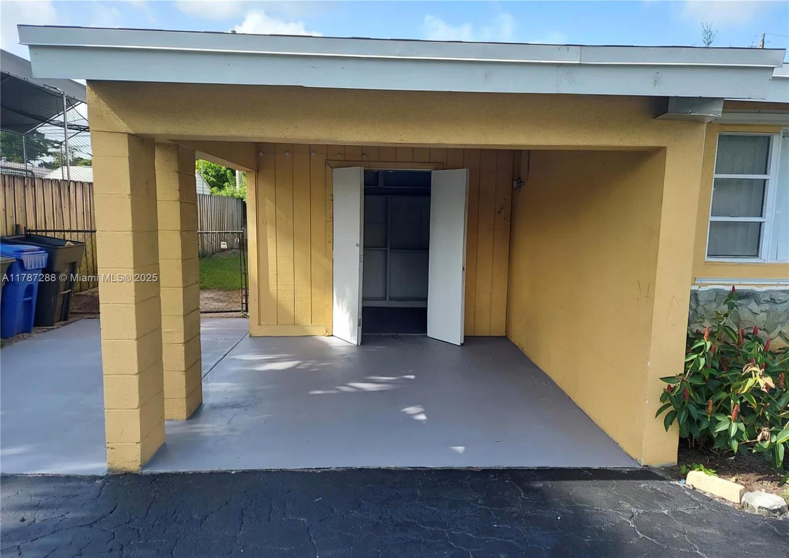 2461 SW 15th Ct