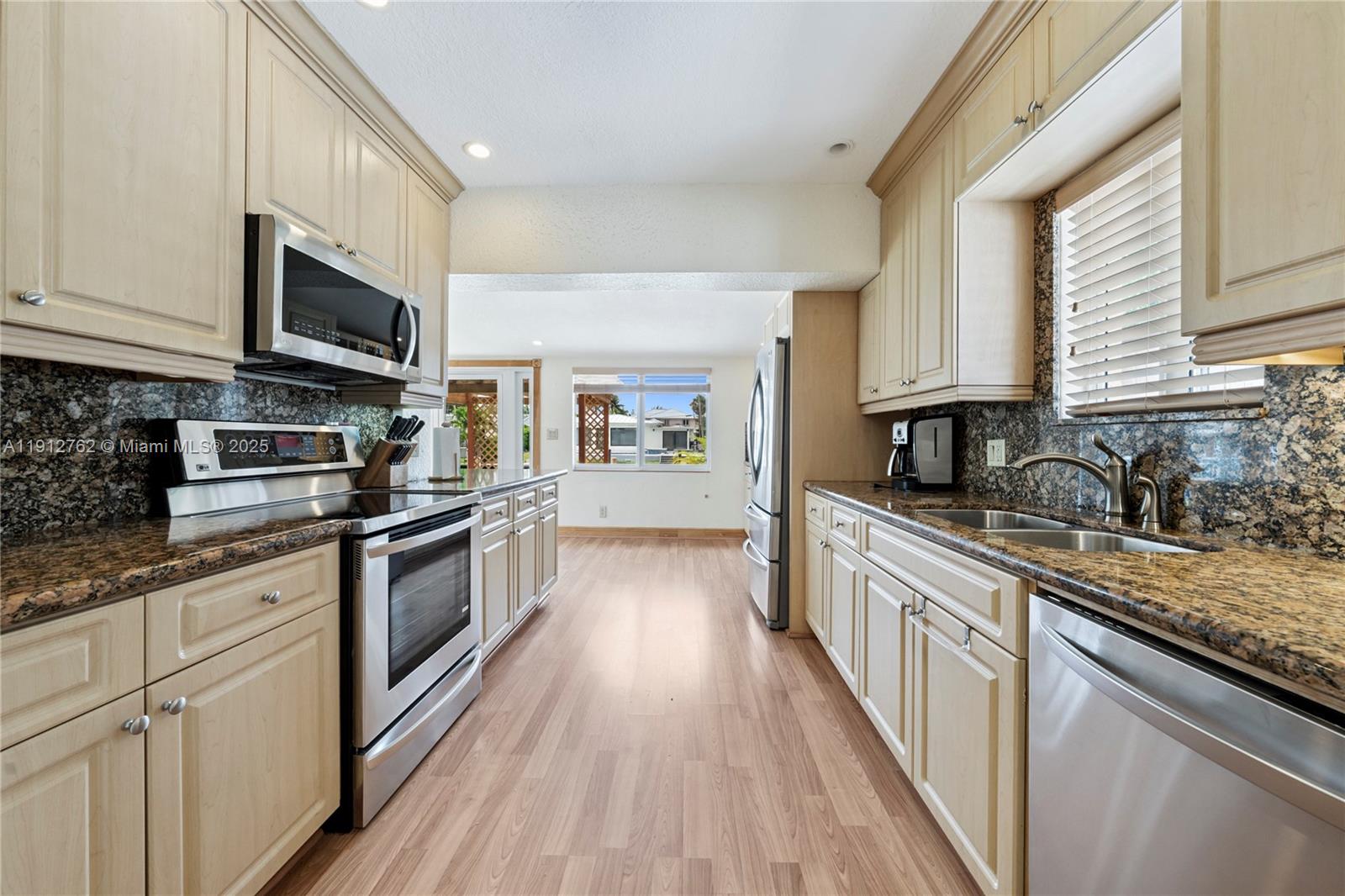 SOUTH NEW RIVER ISLES SEC - Residential