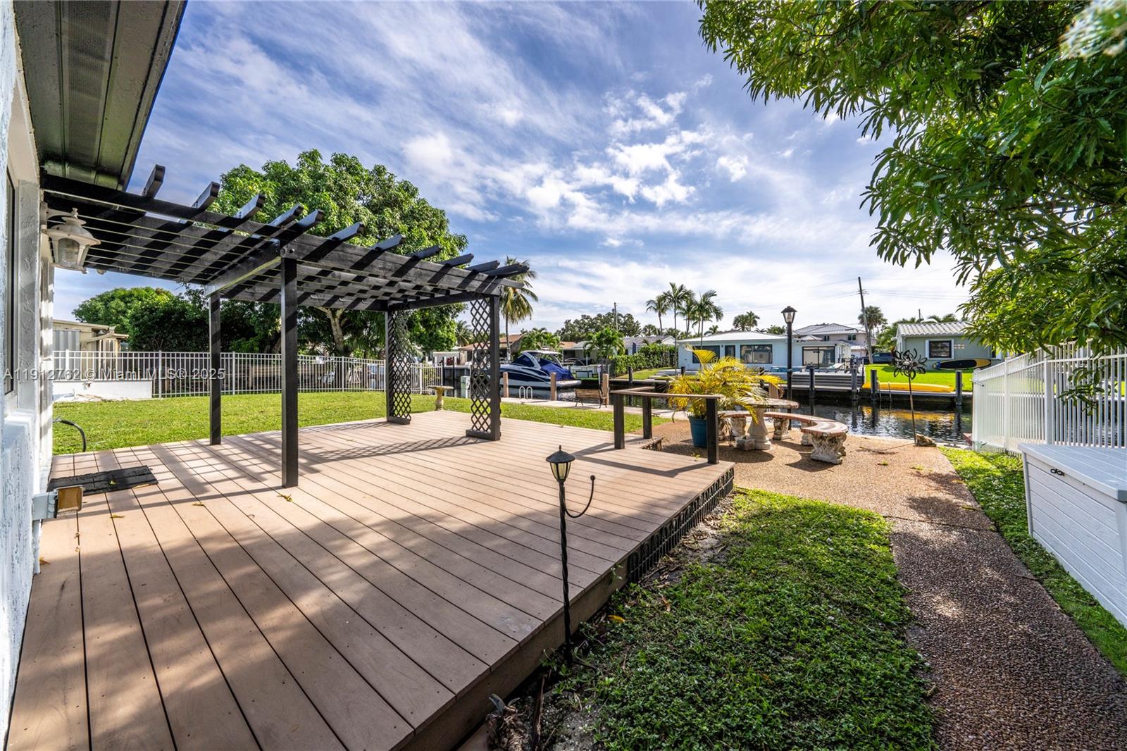 SOUTH NEW RIVER ISLES SEC - Residential