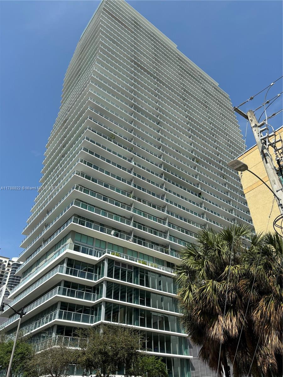 THE AXIS ON BRICKELL COND - Residential
