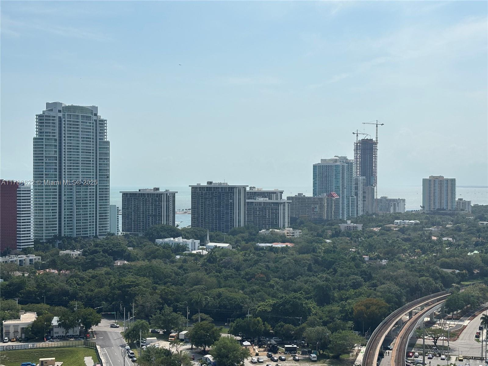 THE AXIS ON BRICKELL COND - Residential