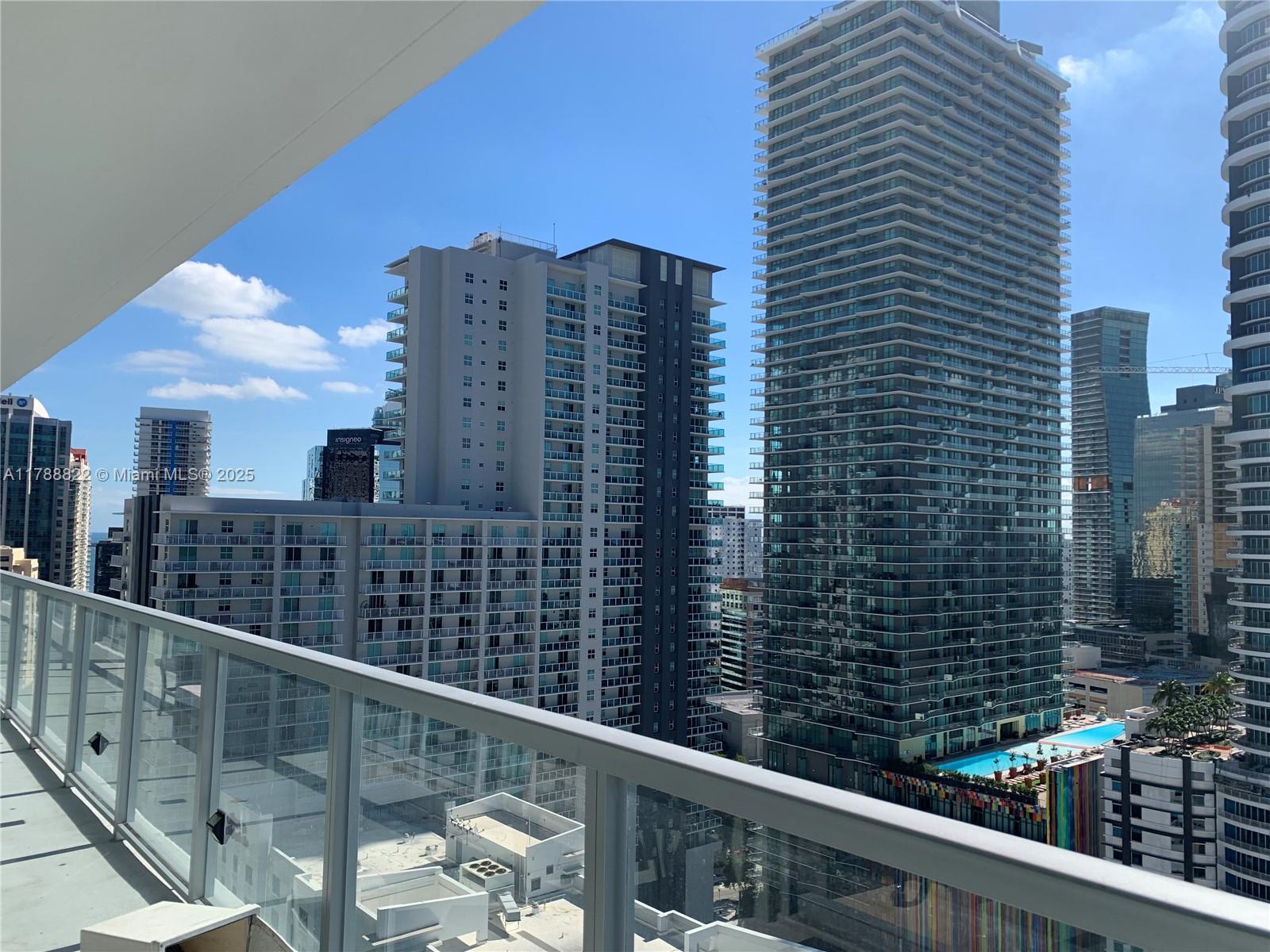 THE AXIS ON BRICKELL COND - Residential