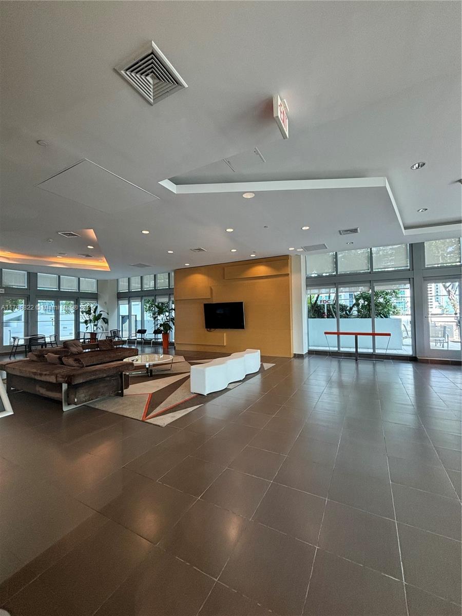 THE AXIS ON BRICKELL COND - Residential