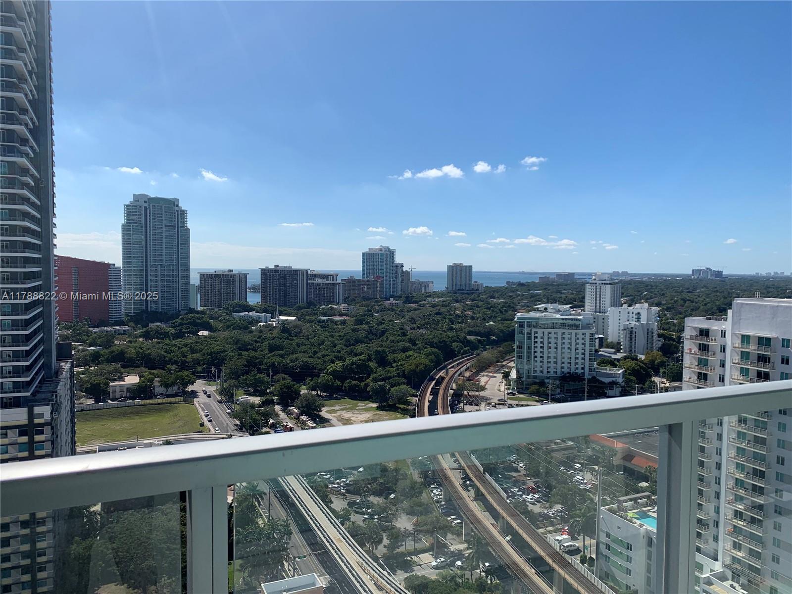 THE AXIS ON BRICKELL COND - Residential