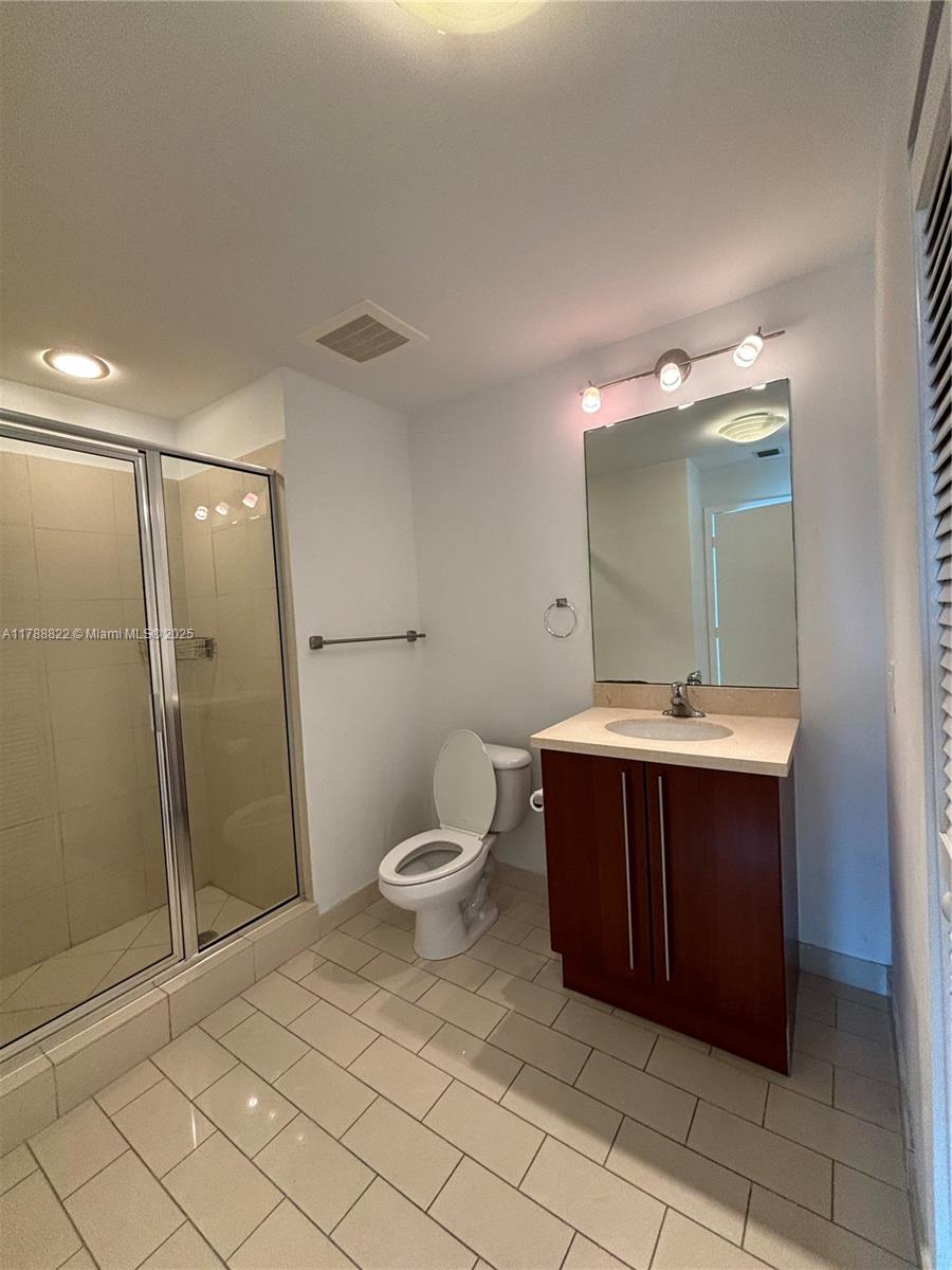 THE AXIS ON BRICKELL COND - Residential