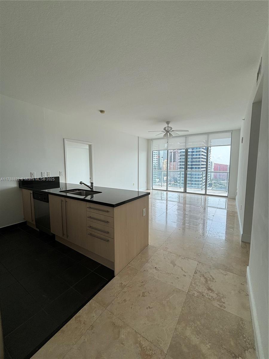THE AXIS ON BRICKELL COND - Residential