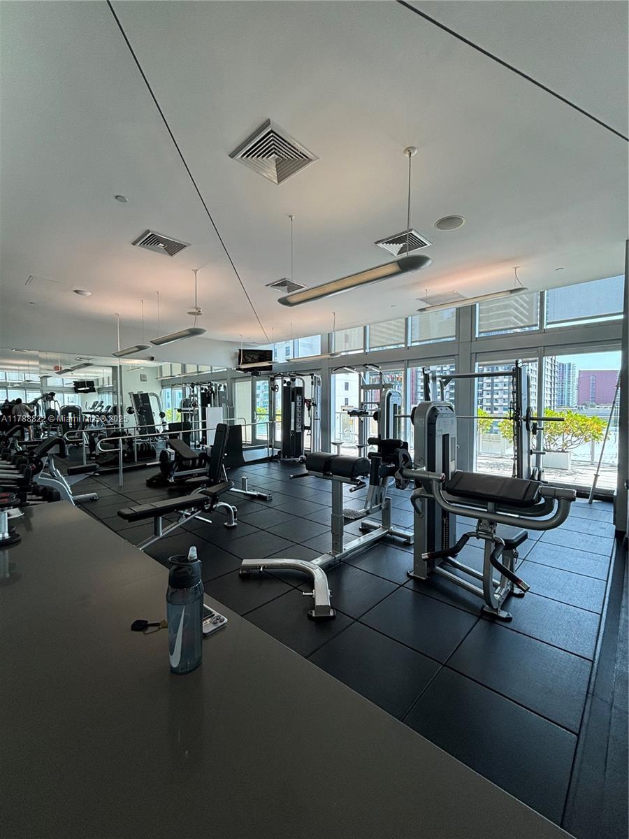 THE AXIS ON BRICKELL COND - Residential