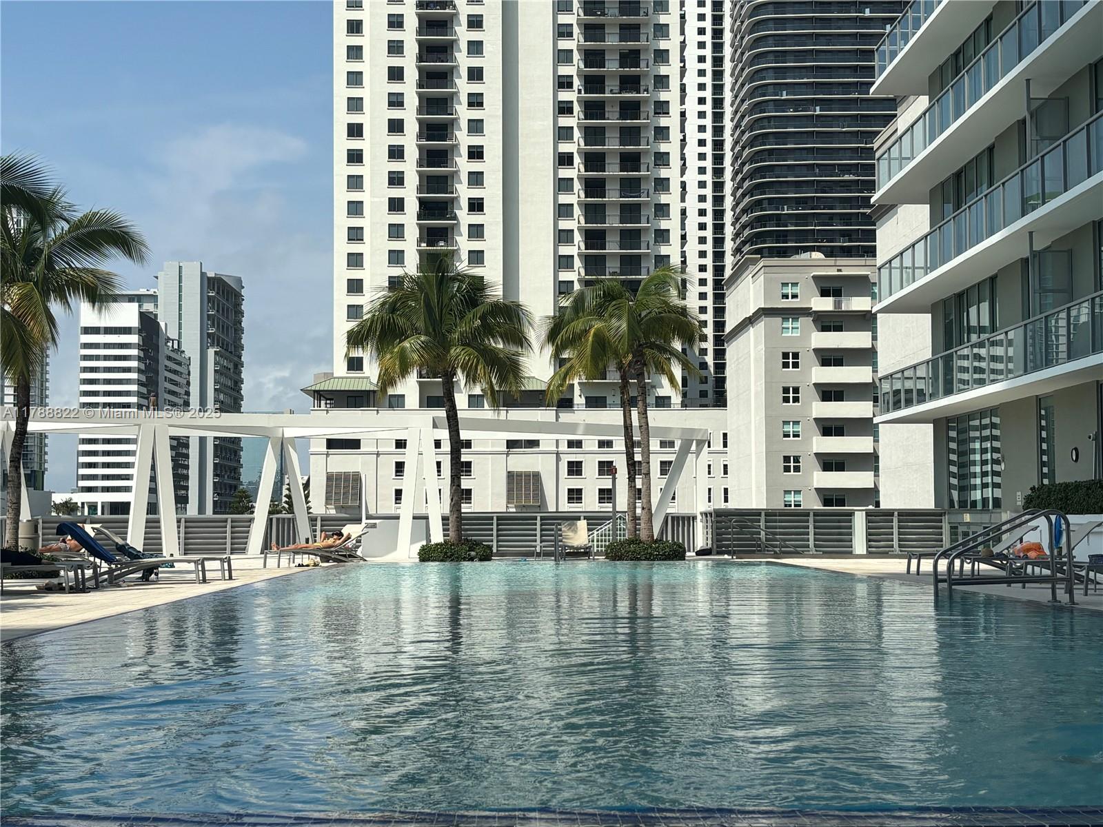 THE AXIS ON BRICKELL COND - Residential