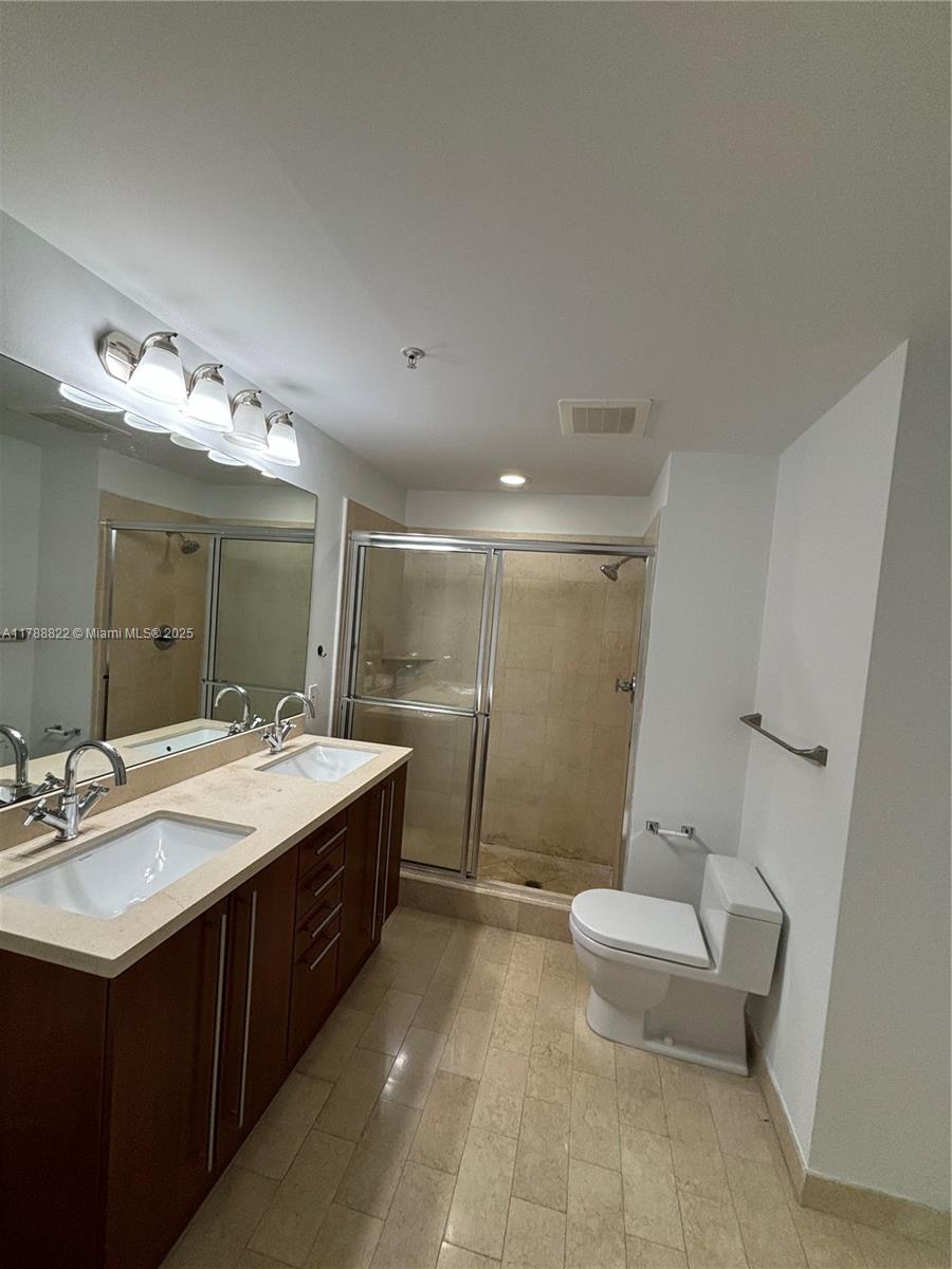 THE AXIS ON BRICKELL COND - Residential