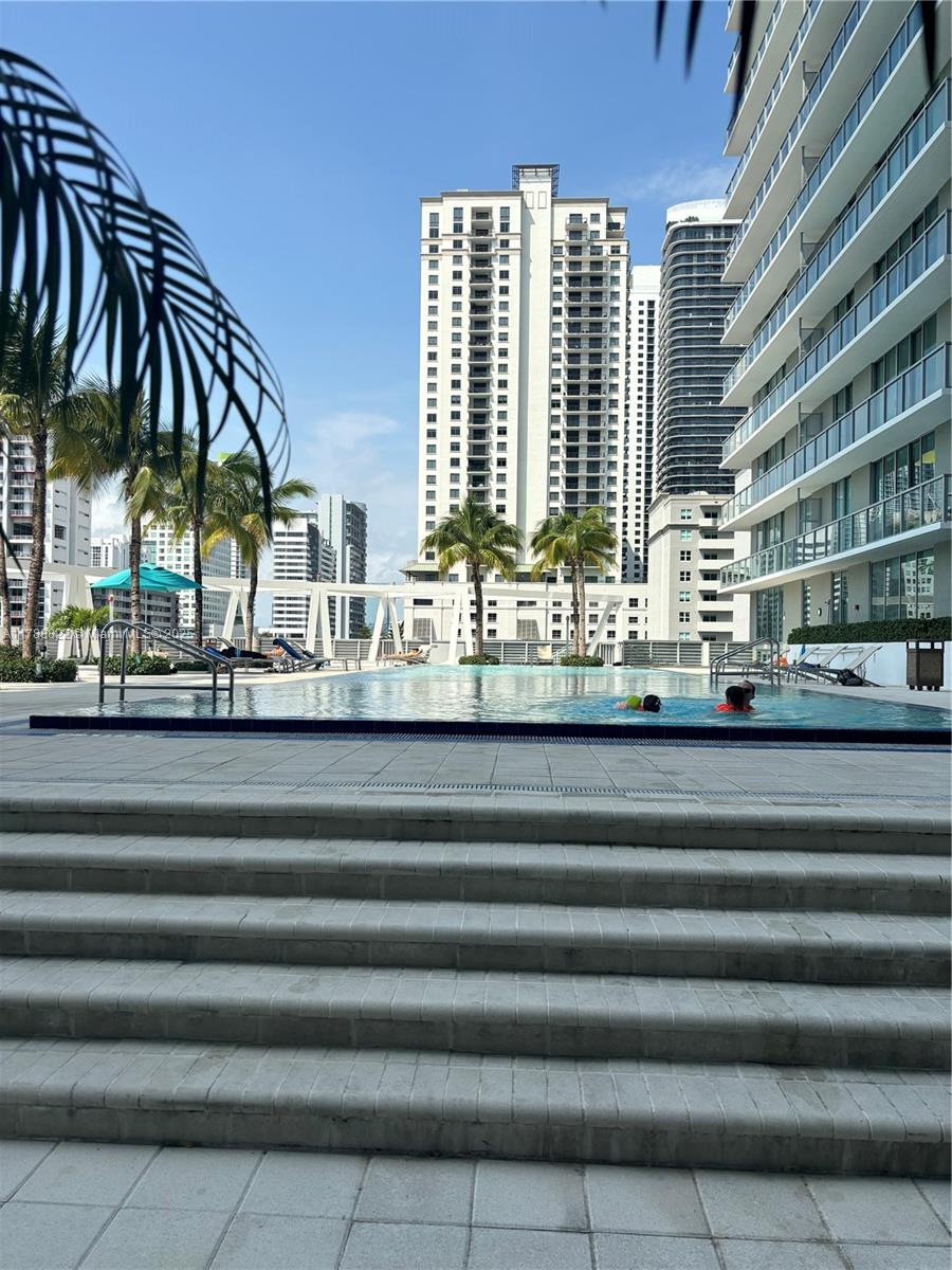 THE AXIS ON BRICKELL COND - Residential