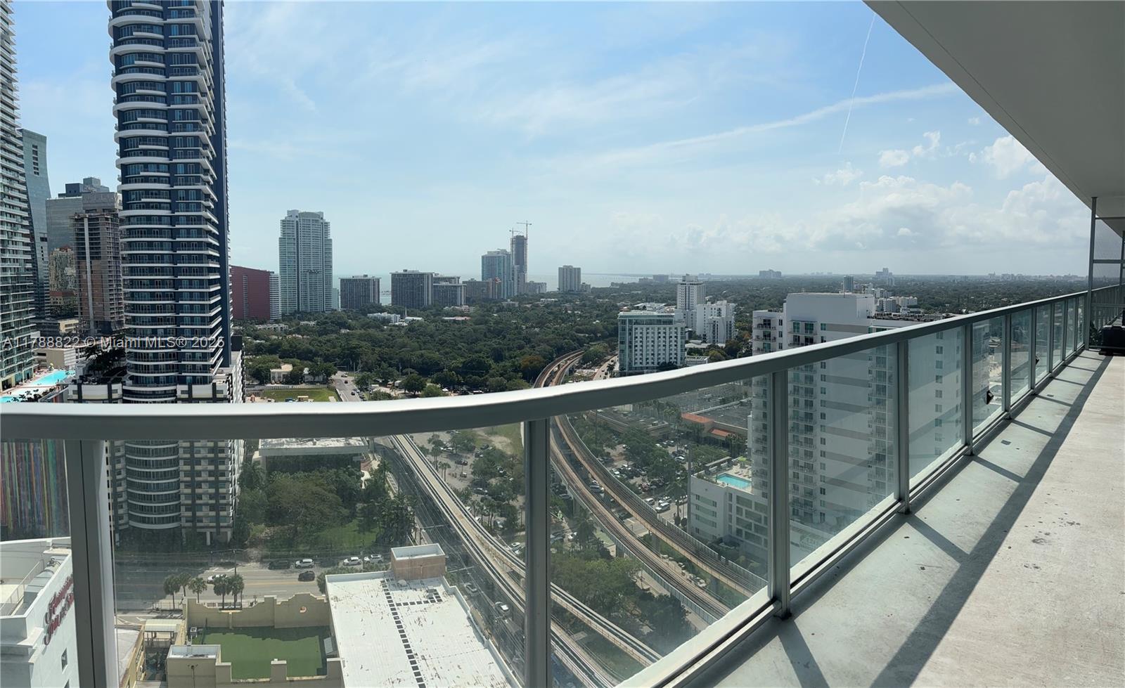 THE AXIS ON BRICKELL COND - Residential