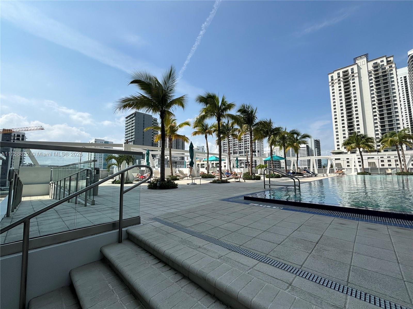 THE AXIS ON BRICKELL COND - Residential