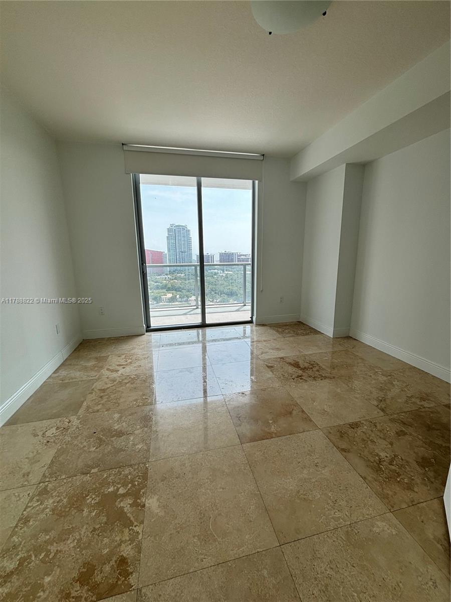 THE AXIS ON BRICKELL COND - Residential