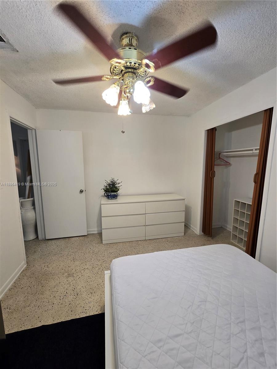 HIALEAH 8TH ADDN - Residential Lease