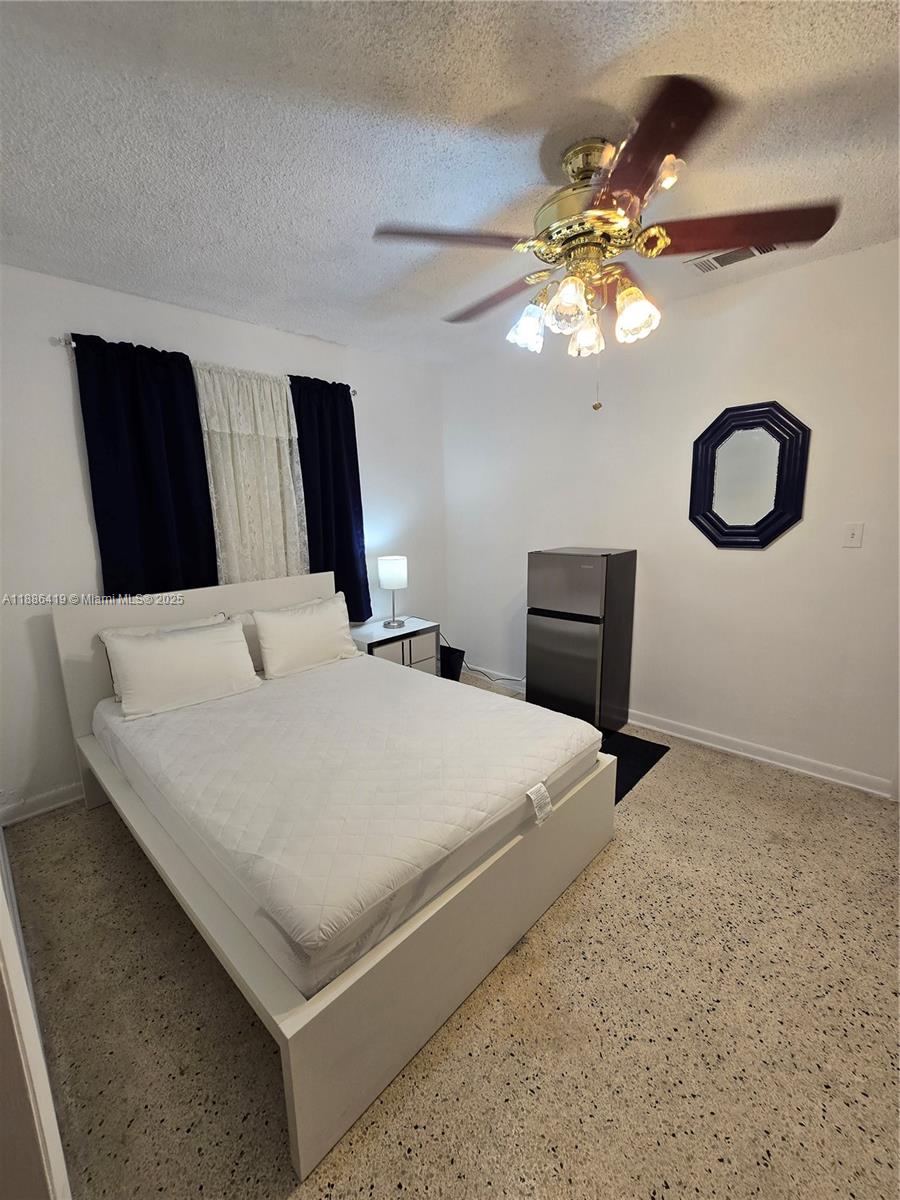 HIALEAH 8TH ADDN - Residential Lease