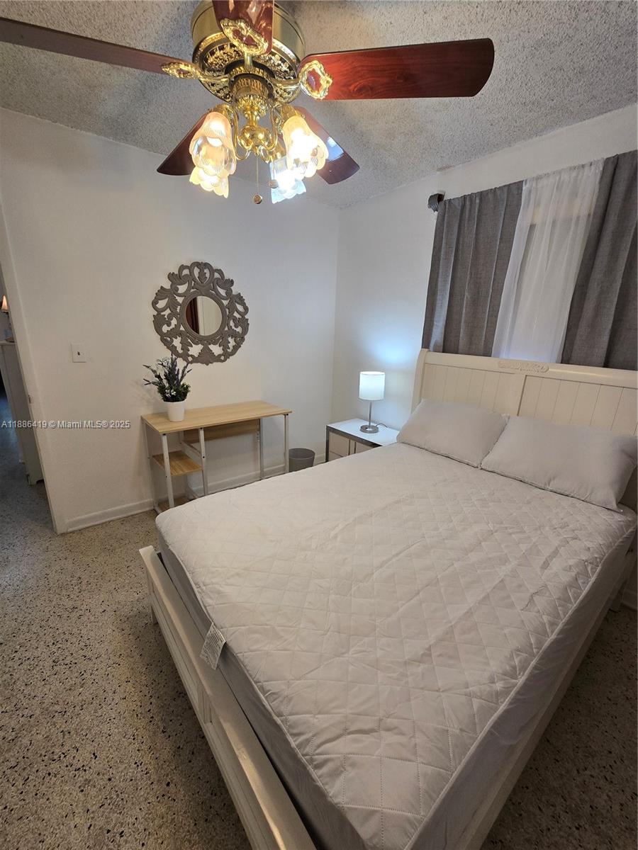 HIALEAH 8TH ADDN - Residential Lease