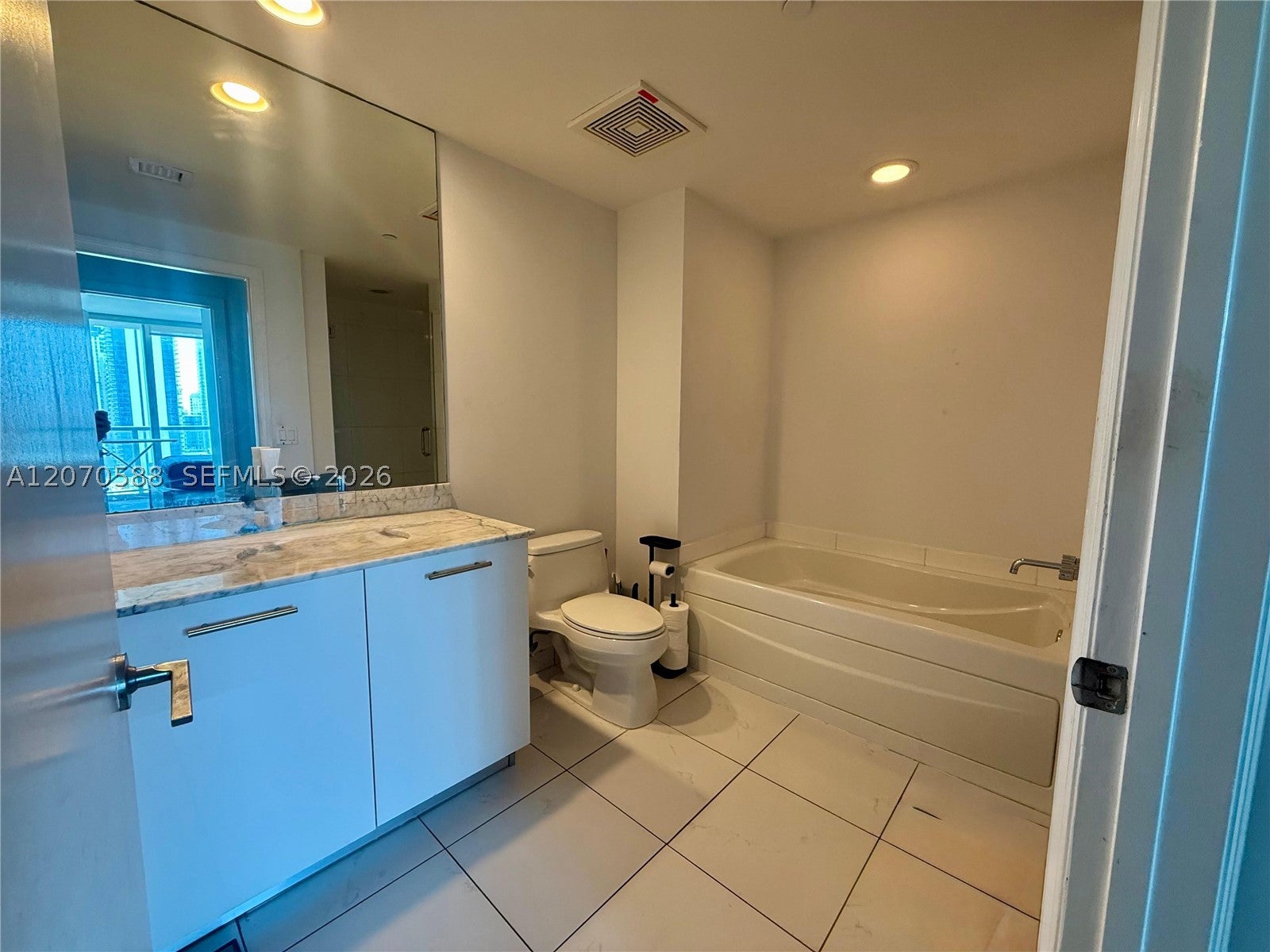 55 SE 6th St 2404