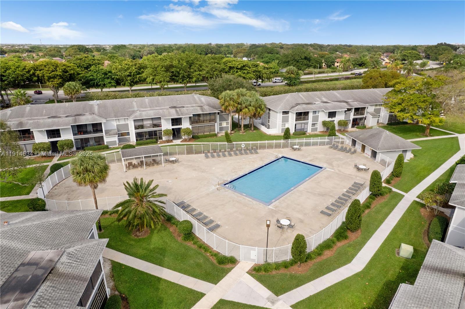 LAKEVIEW AT THE HAMMOCKS - Residential Lease