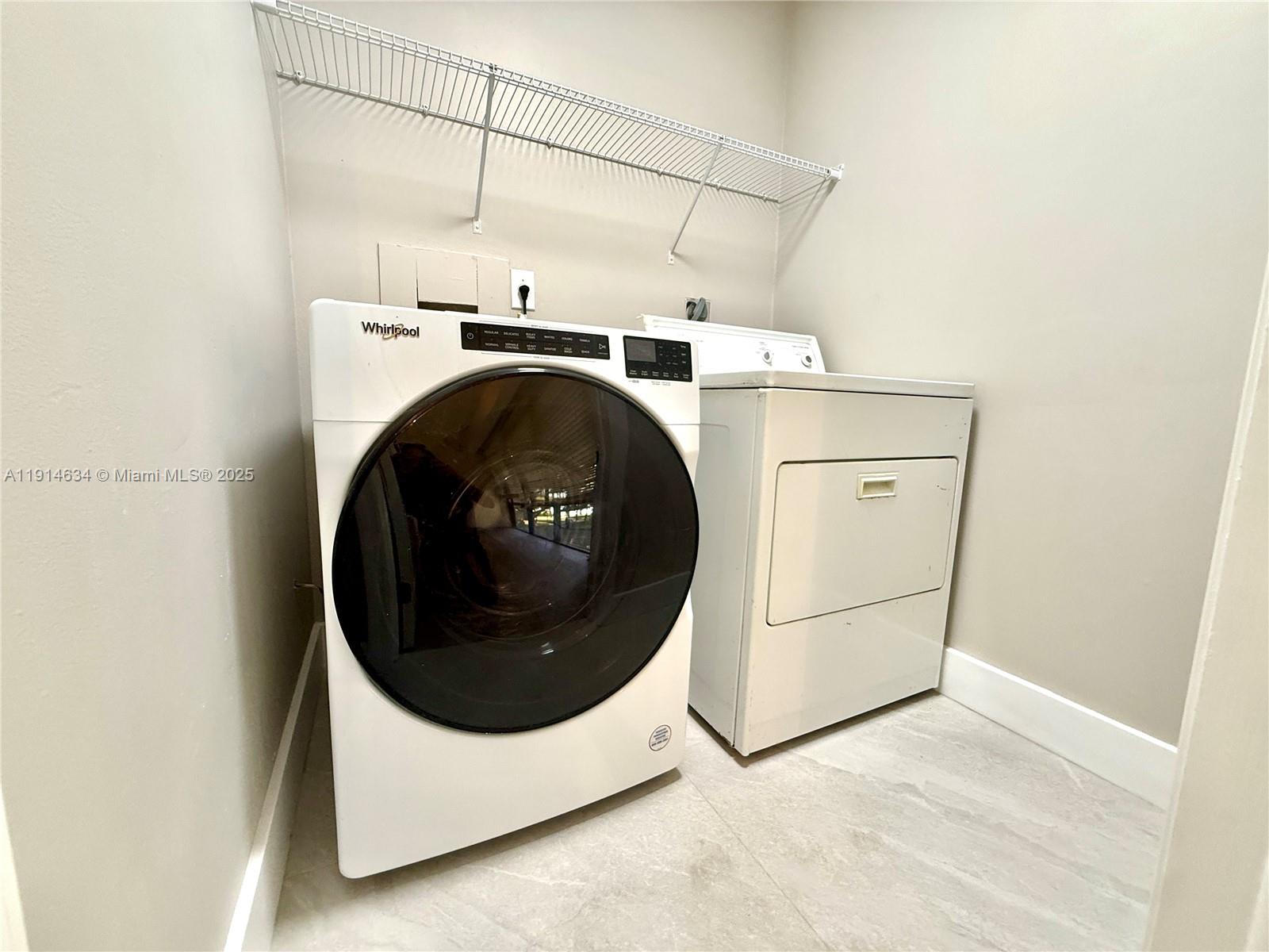 LAKEVIEW AT THE HAMMOCKS - Residential Lease