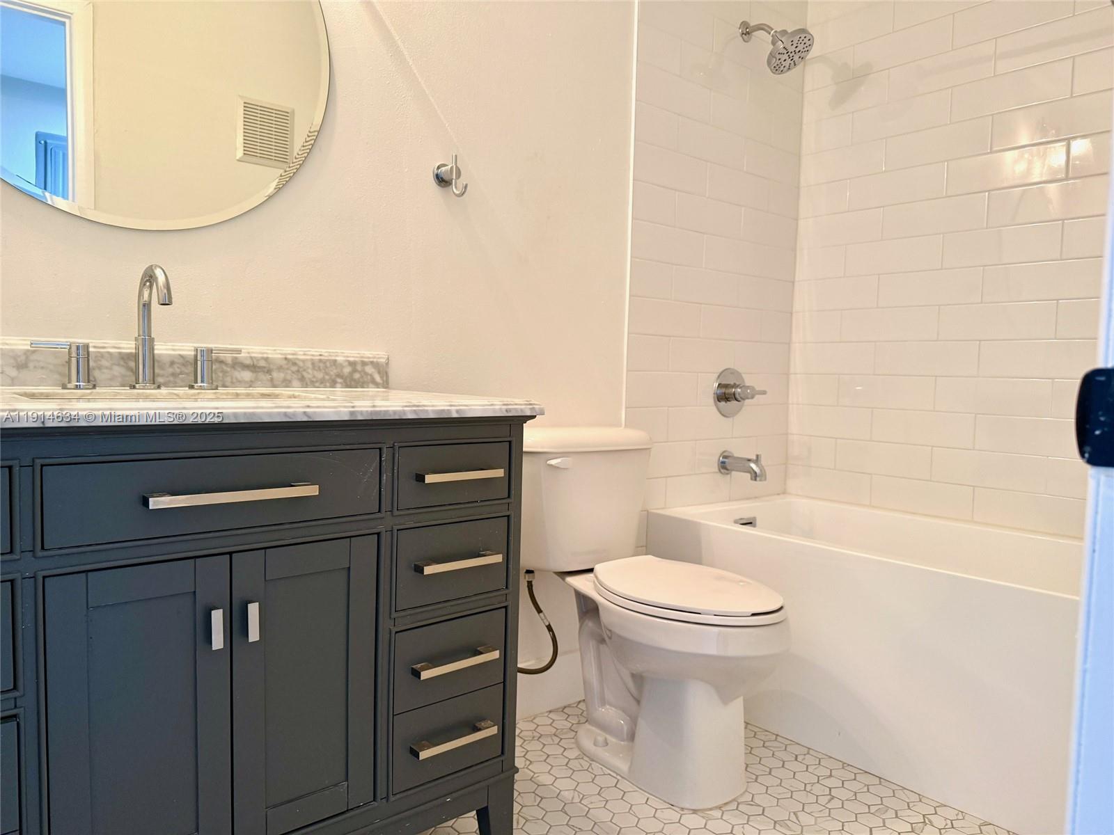 LAKEVIEW AT THE HAMMOCKS - Residential Lease