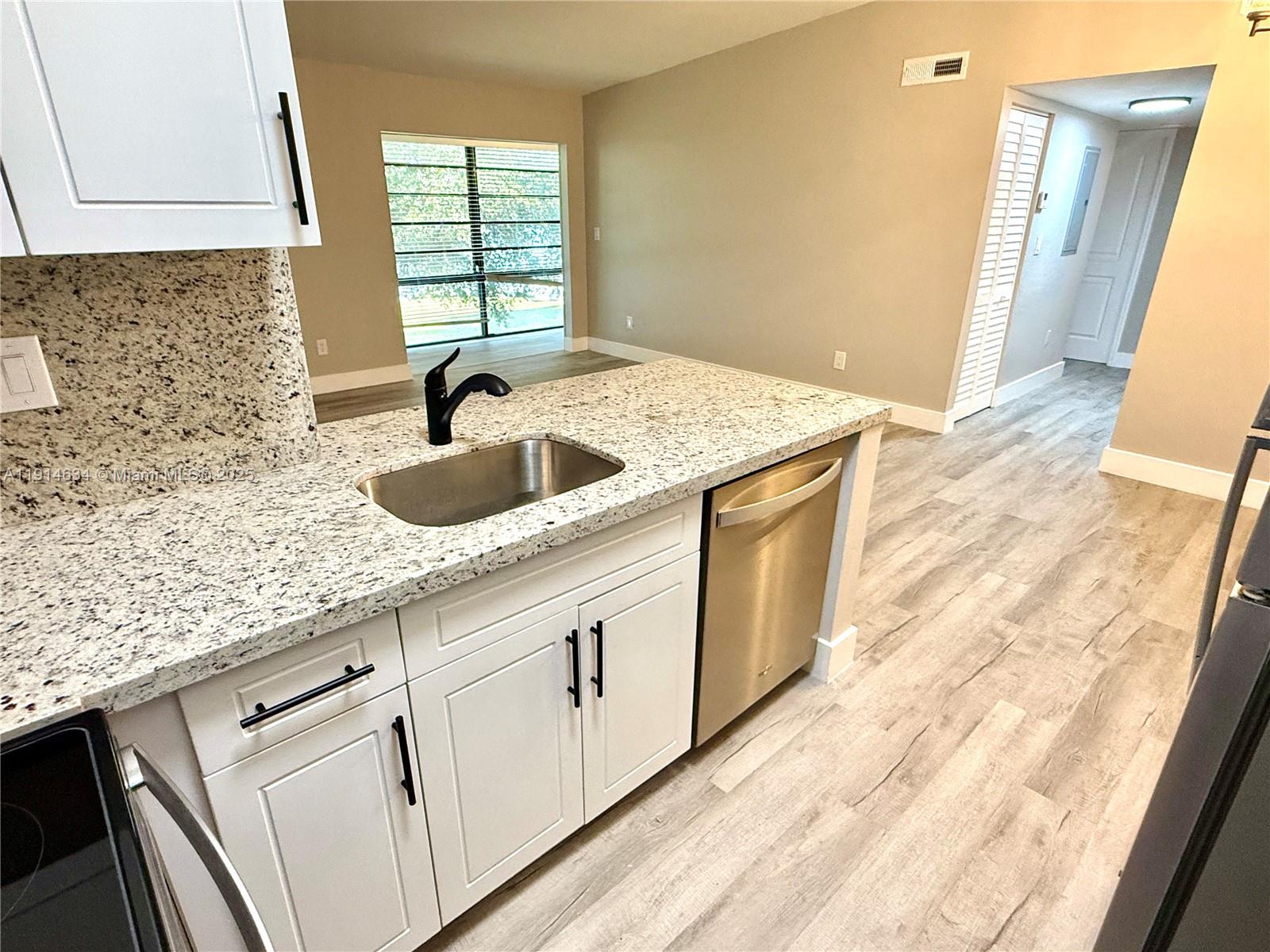 LAKEVIEW AT THE HAMMOCKS - Residential Lease