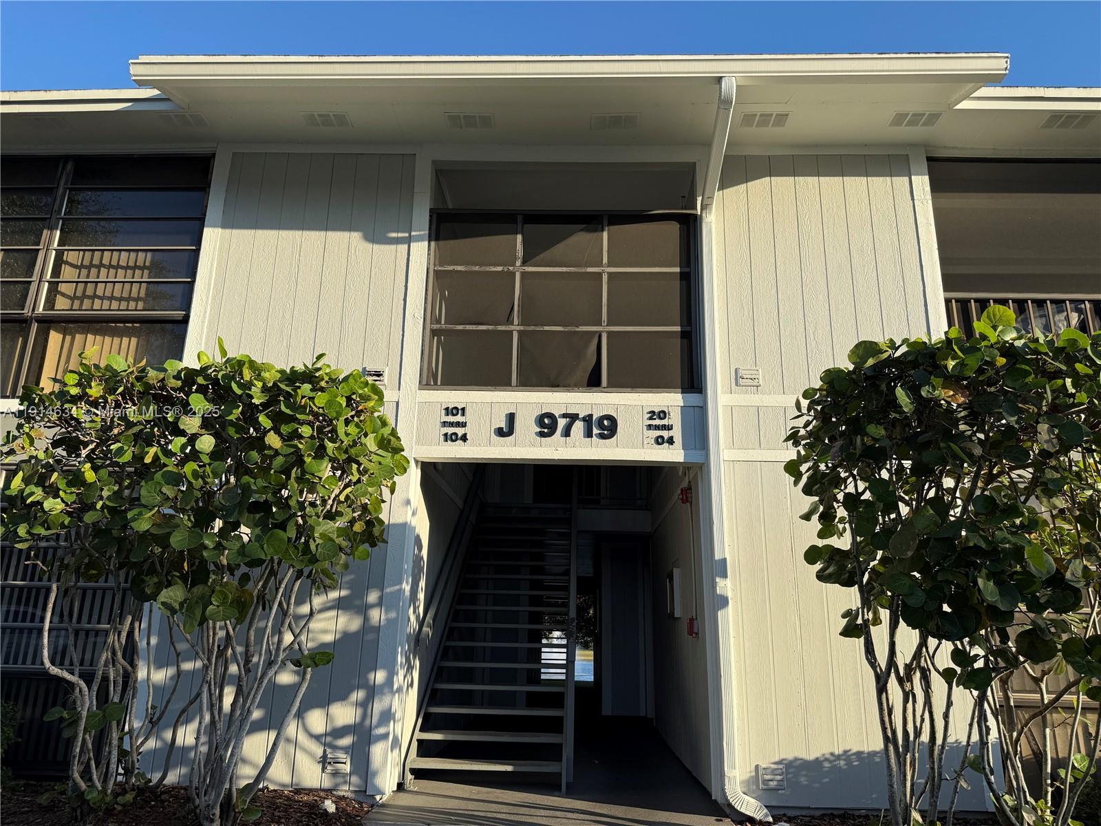 LAKEVIEW AT THE HAMMOCKS - Residential Lease