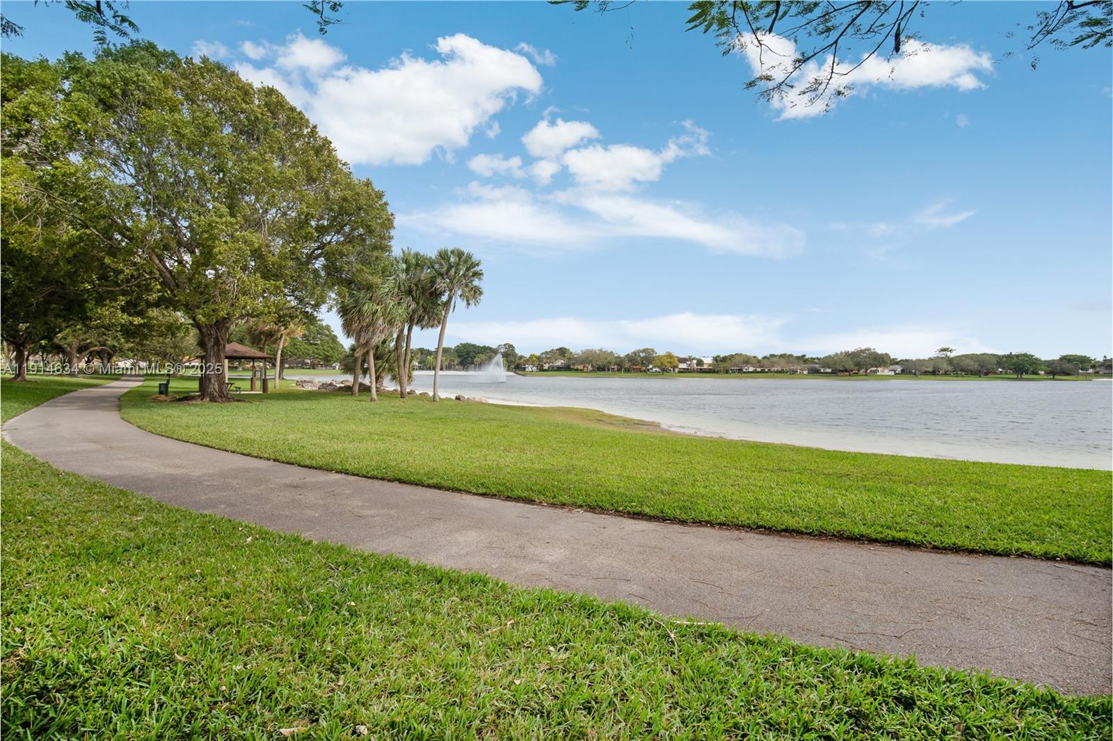 LAKEVIEW AT THE HAMMOCKS - Residential Lease