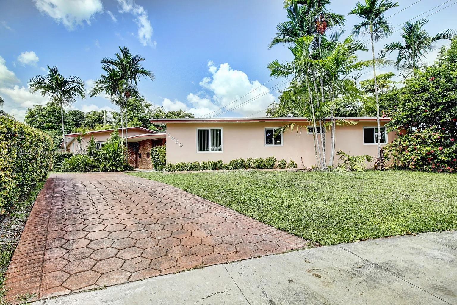 8930 Sw 149th Ter 8930, Palmetto Bay, Miami-Dade County, Florida - 3 Bedrooms  
2 Bathrooms - 
