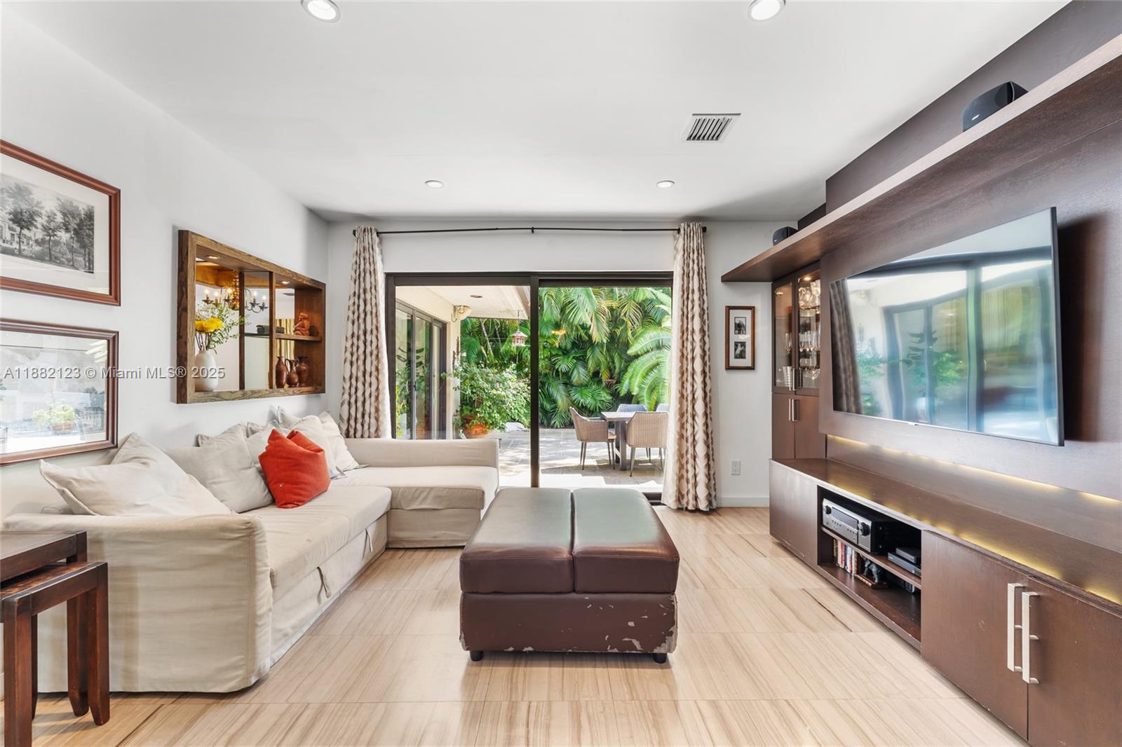 BAY POINT - Residential
