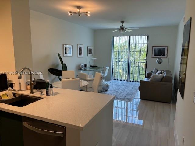 1900 Van Buren St 511B