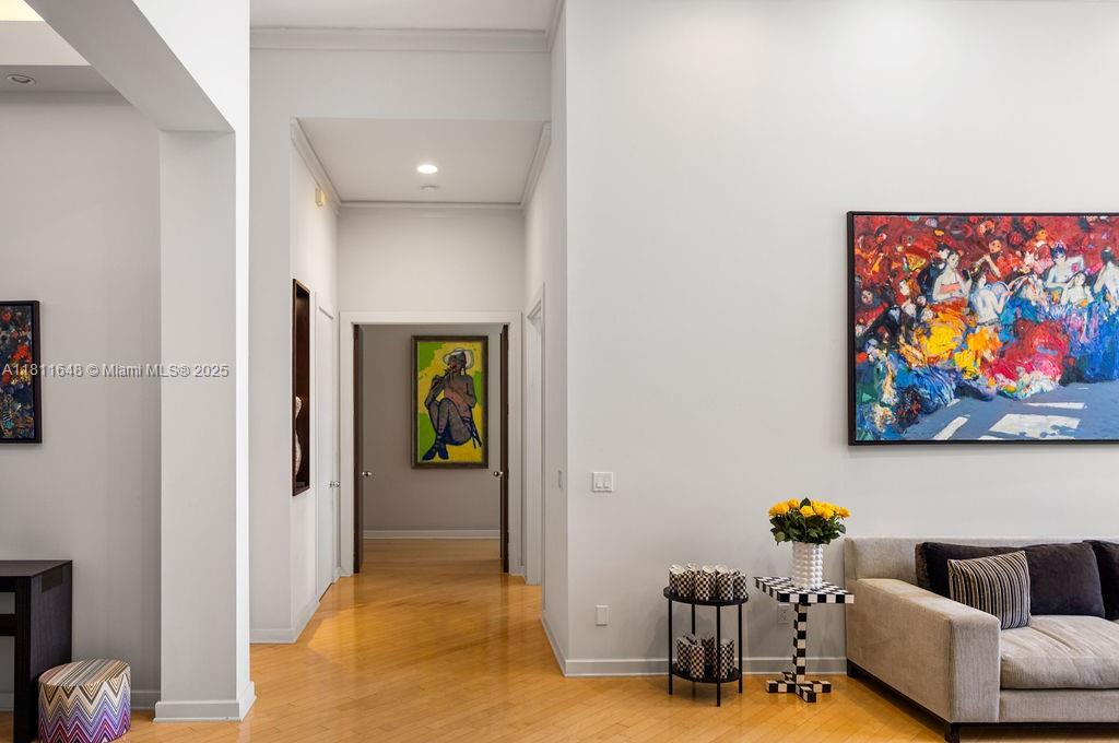 ENCLAVE - Residential