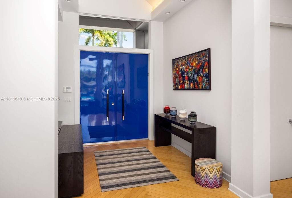 ENCLAVE - Residential