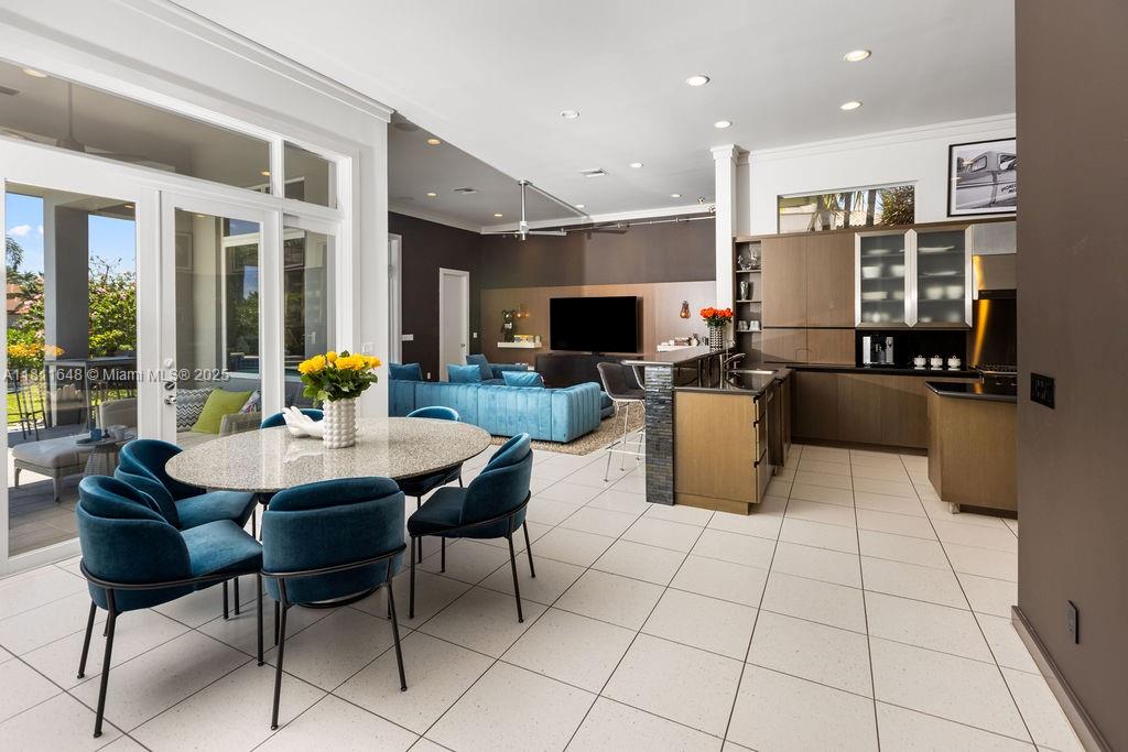 ENCLAVE - Residential