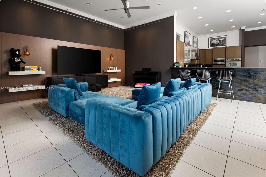 ENCLAVE - Residential