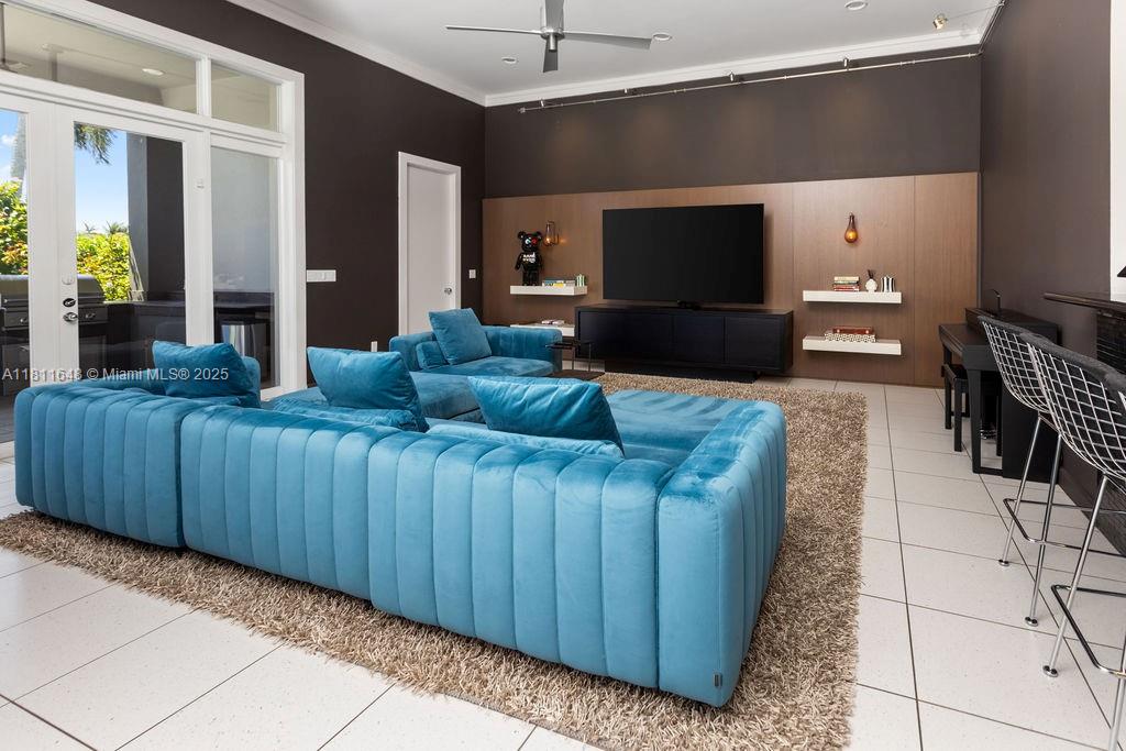 Property for Sale at 10392 Harrier St, Plantation, Miami-Dade County, Florida - Bedrooms: 5 
Bathrooms: 6  - $3,900,000