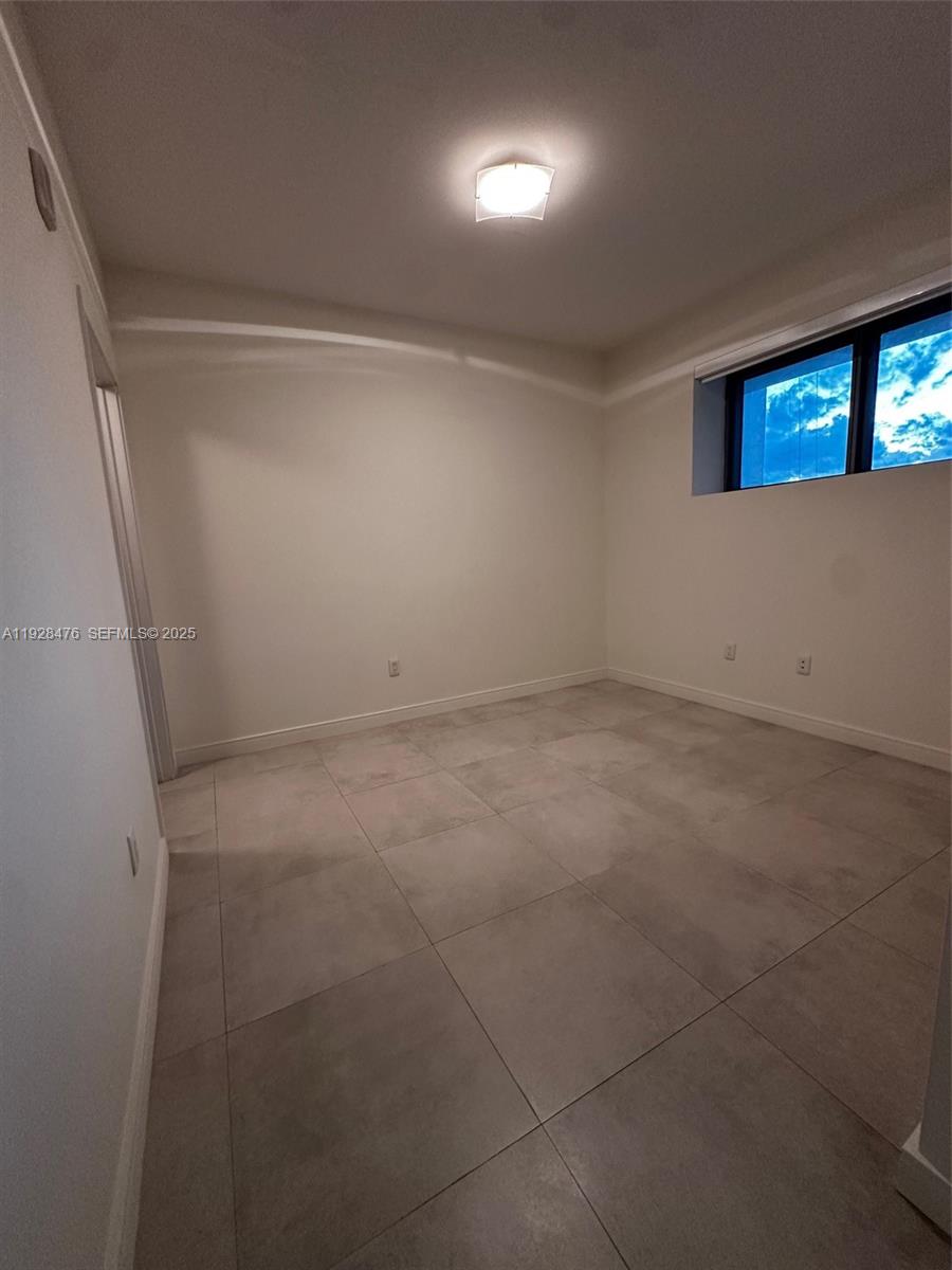 BISCAYNE BEACH CONDO - Residential Lease