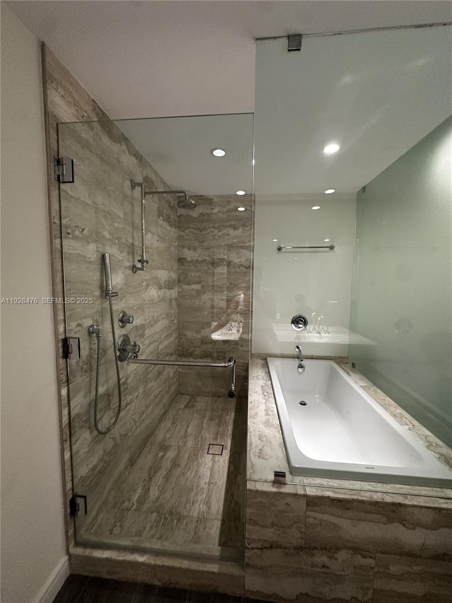 2900 NE 7th Ave 1604