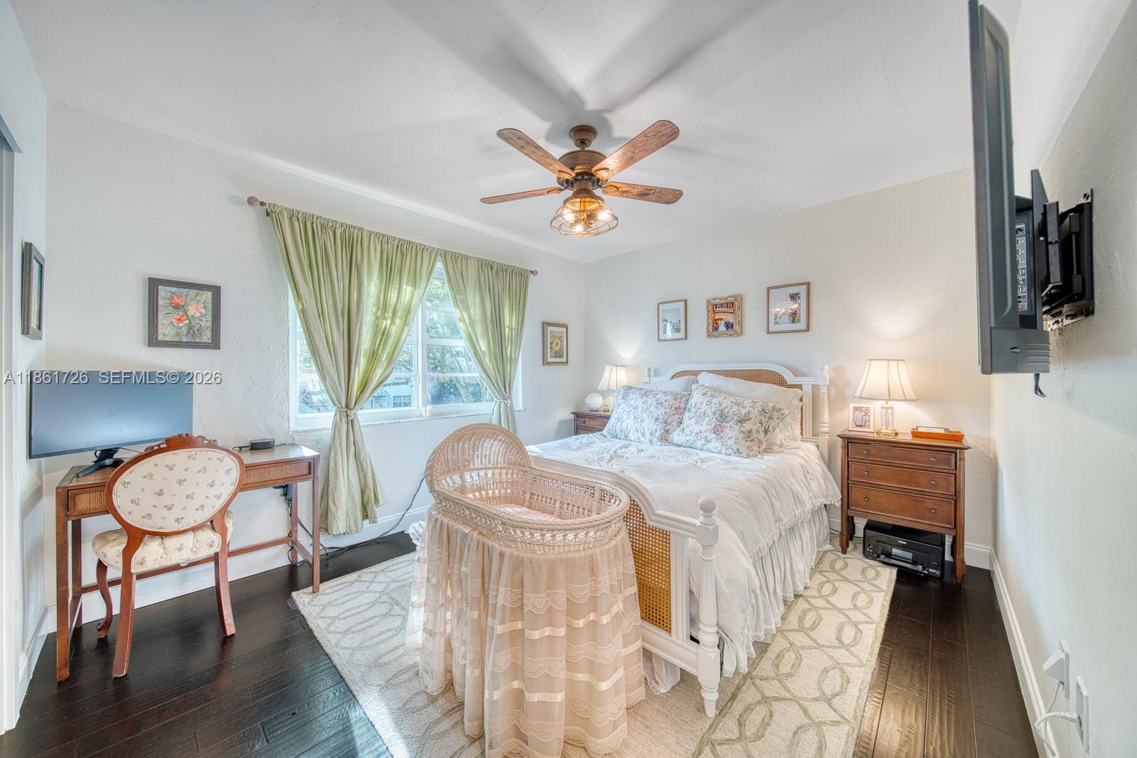 PATHWAYS CONDO - Residential