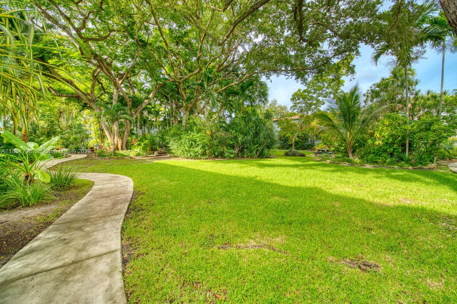 PATHWAYS CONDO - Residential