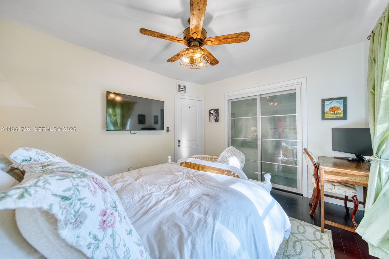 PATHWAYS CONDO - Residential