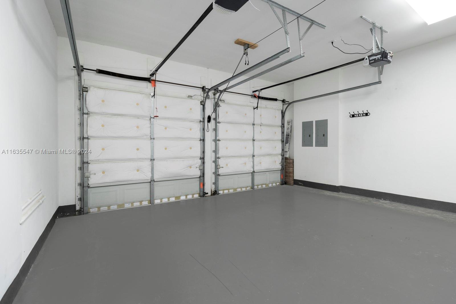 SMATHERS FOUR FILLIES FAR - Residential