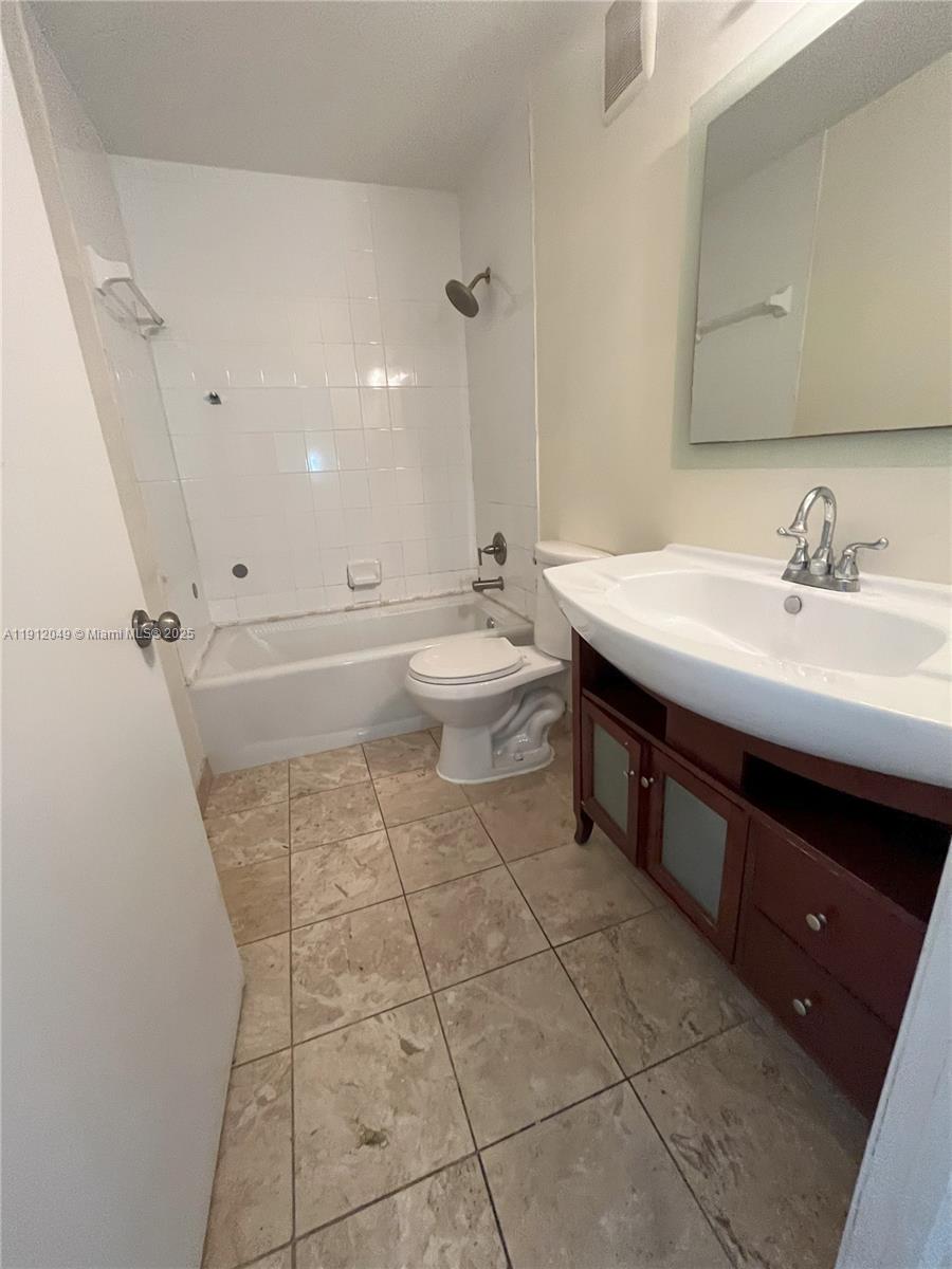 BONITA GOLF VIEW TOWNVILL - Residential