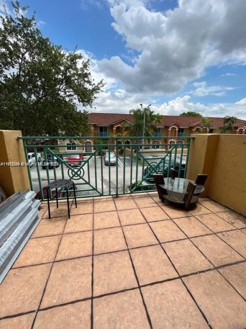 BONITA GOLF VIEW TOWNVILL - Residential