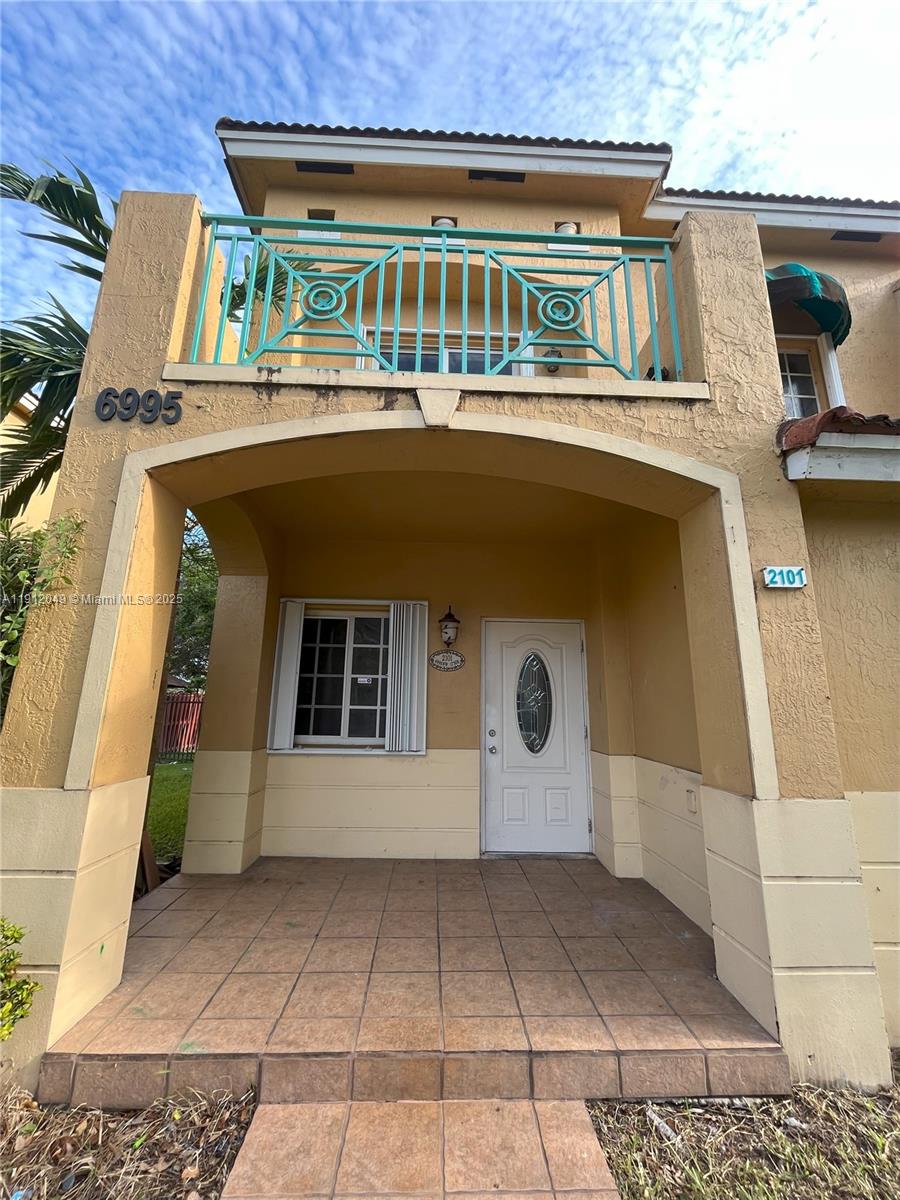 BONITA GOLF VIEW TOWNVILL - Residential