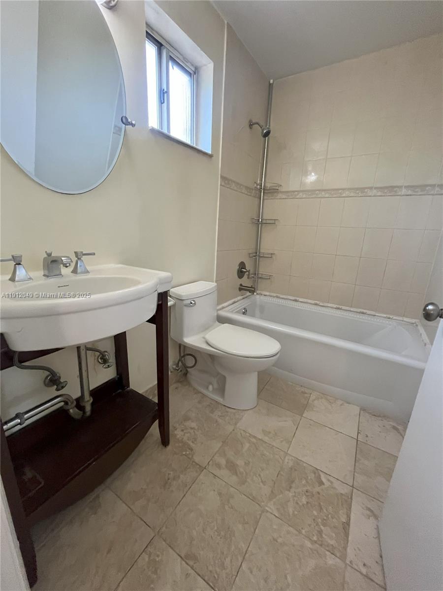 BONITA GOLF VIEW TOWNVILL - Residential