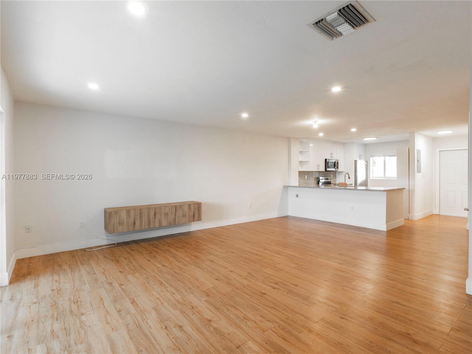 KENDALE LK TOWNHOUSE COND - Residential Lease