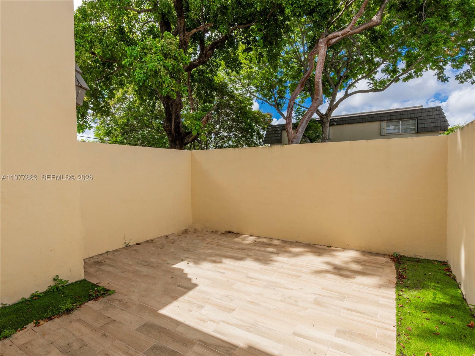 KENDALE LK TOWNHOUSE COND - Residential Lease