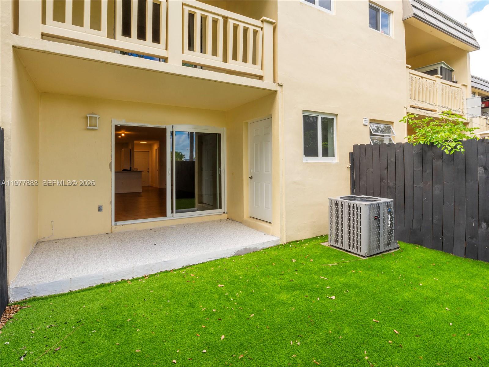 KENDALE LK TOWNHOUSE COND - Residential Lease