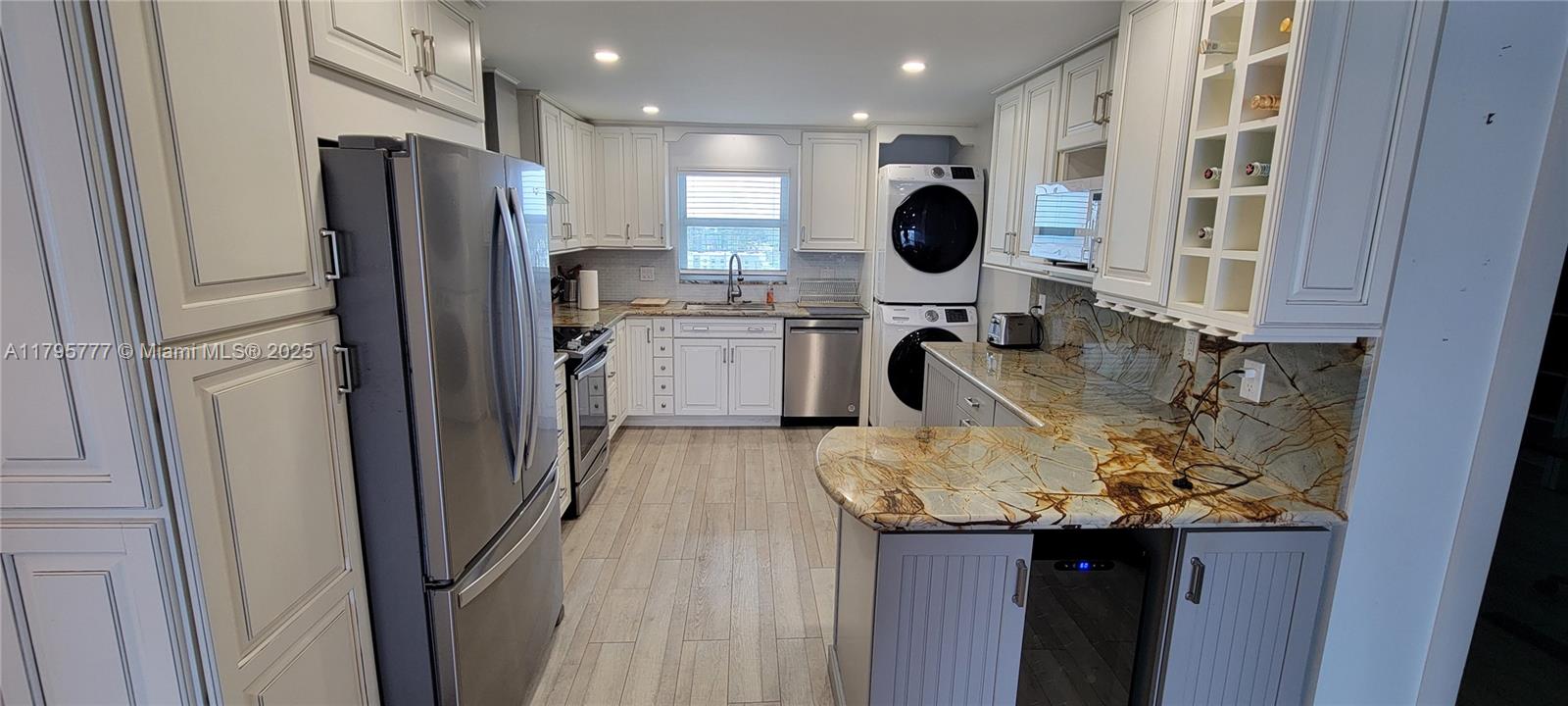 LAKE HARBOR COVE CONDO - Residential