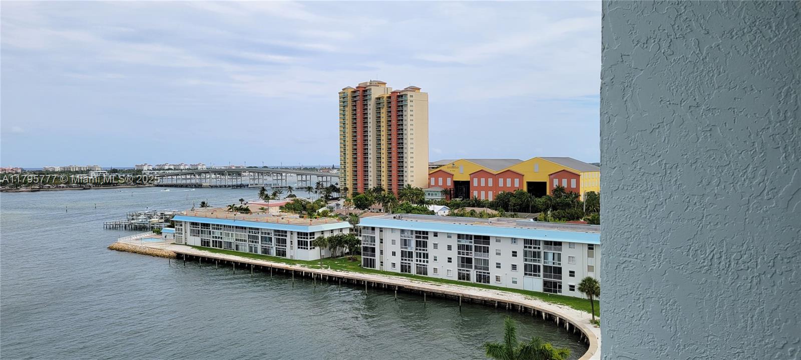LAKE HARBOR COVE CONDO - Residential